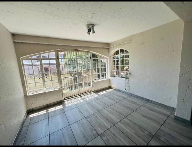 2 BEDROOM APARTMENT FOR SALE IN LAMBTON